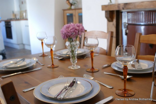 Riverside Cottage Dining Table